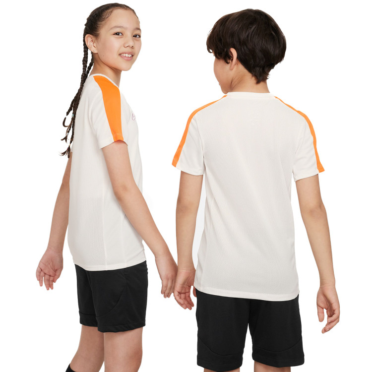 camiseta-nike-dri-fit-academy-23-nino-blaco-naranja-rosa-1.jpg