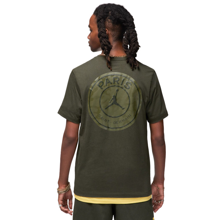 camiseta-jordan-x-psg-ss-logo-tee-sequoia-saturn-gold-1